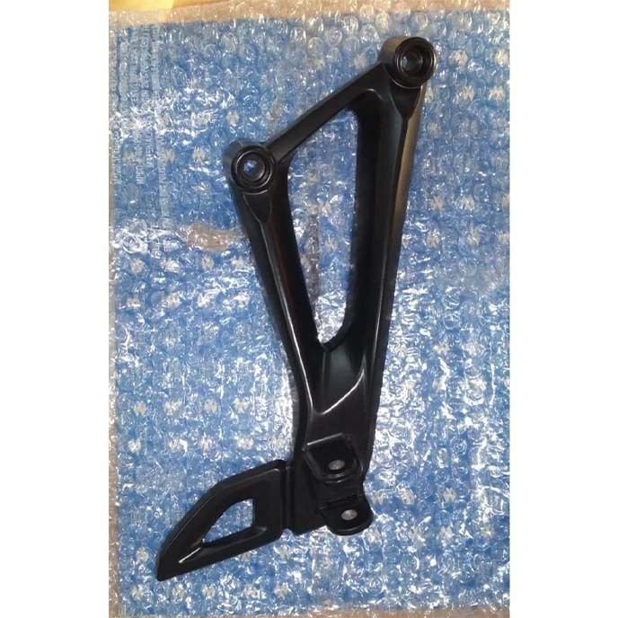 Bajaj Pulsar Rs200 2021-2025 Sağ Arka Yolcu Ayaklık Basamak Bağlantı Braketi Demiri A