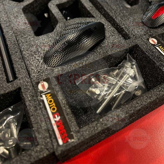 Suzuki GSX-R 1300 Hayabusa Gen3 2021-2026 Uyumlu Motor Koruma Takozu Siyah