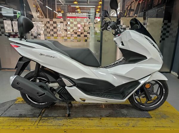 Honda PCX125-150 Uyumlu Sissybar Arka Yolcu Sırt Dayama 2011-2024