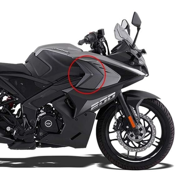 Bajaj Pulsar Rs200 15-25 Sağ Ön Küçük Grenaj Üstü Dekoratif Kapak Karbon Siyah