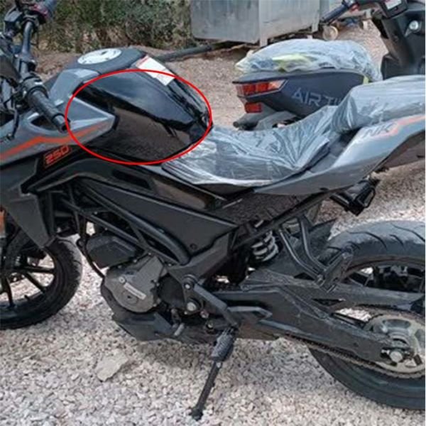 CFMoto 250NK 2023-2025 Sol Depo Yanı Arka Grenajı Paneli Parlak Siyah A