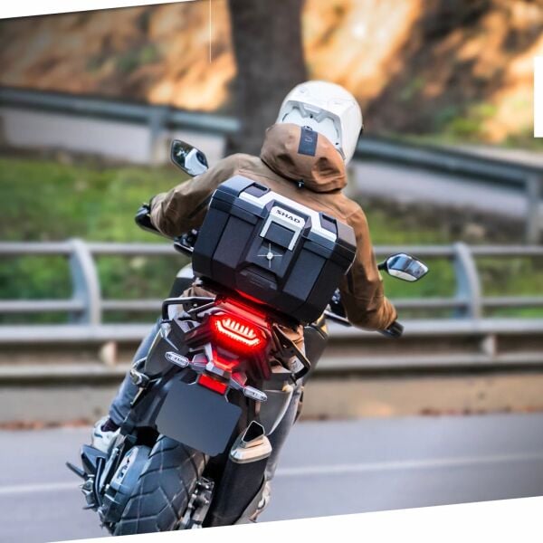 Shad TR41 Terra Alümünyüm Kapaklı Arka Çanta Siyah