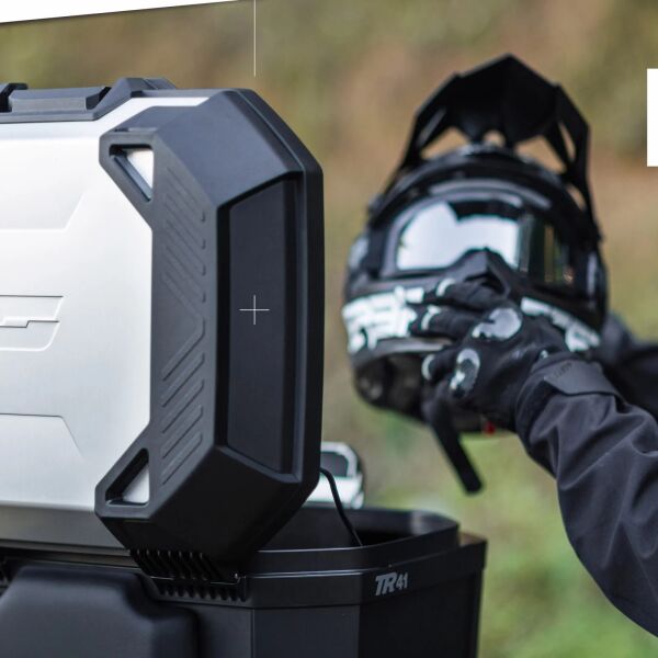 Shad TR41 Terra Alümünyüm Kapaklı Arka Çanta Siyah