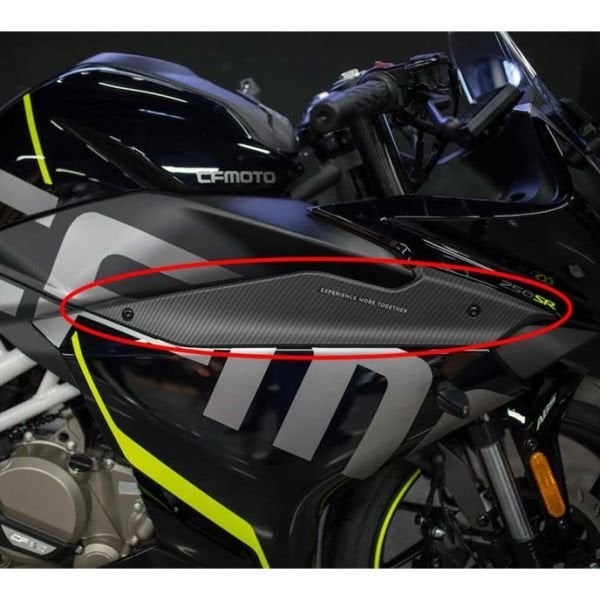 CFMoto 250SR 2020-2025 Sağ Ön Büyük Grenaj Üstü Karbon Paneli Parça A