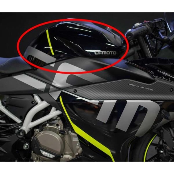 CFMoto 250SR 2023-2025 Sağ Depo Yanı Grenajı Paneli Parlak Siyah A