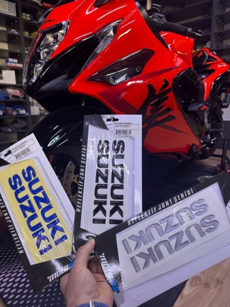 Suzuki GSX-R Hayabusa Gen3 2021-2025 3D Kabartma Depo Üstü Yazısı Sticker Amblemi