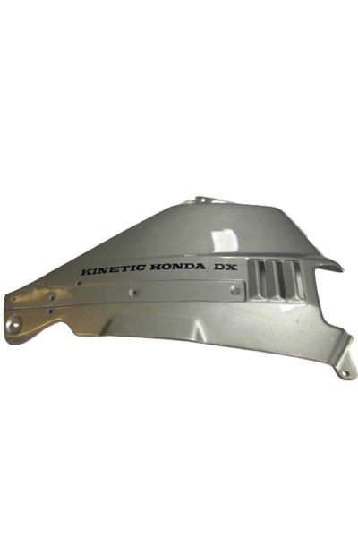 Honda Kinetic DX Sağ Yan Kapak Sele Altı Grenaj Gri A